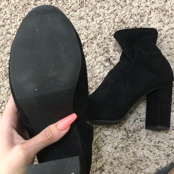 Black booties *kim k style* - Picture 3 of 3